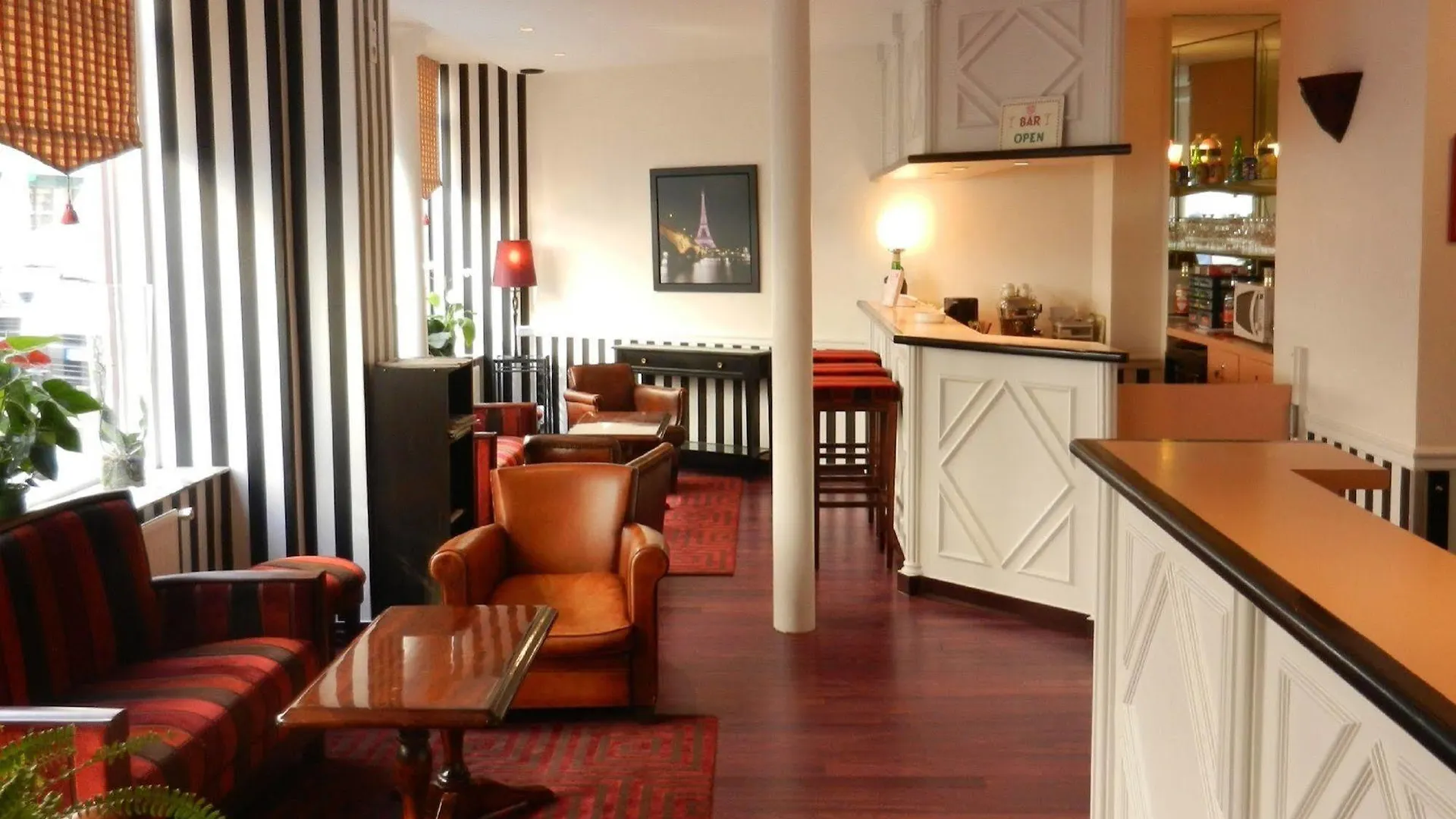 Hotel Maison Du Pre 2*