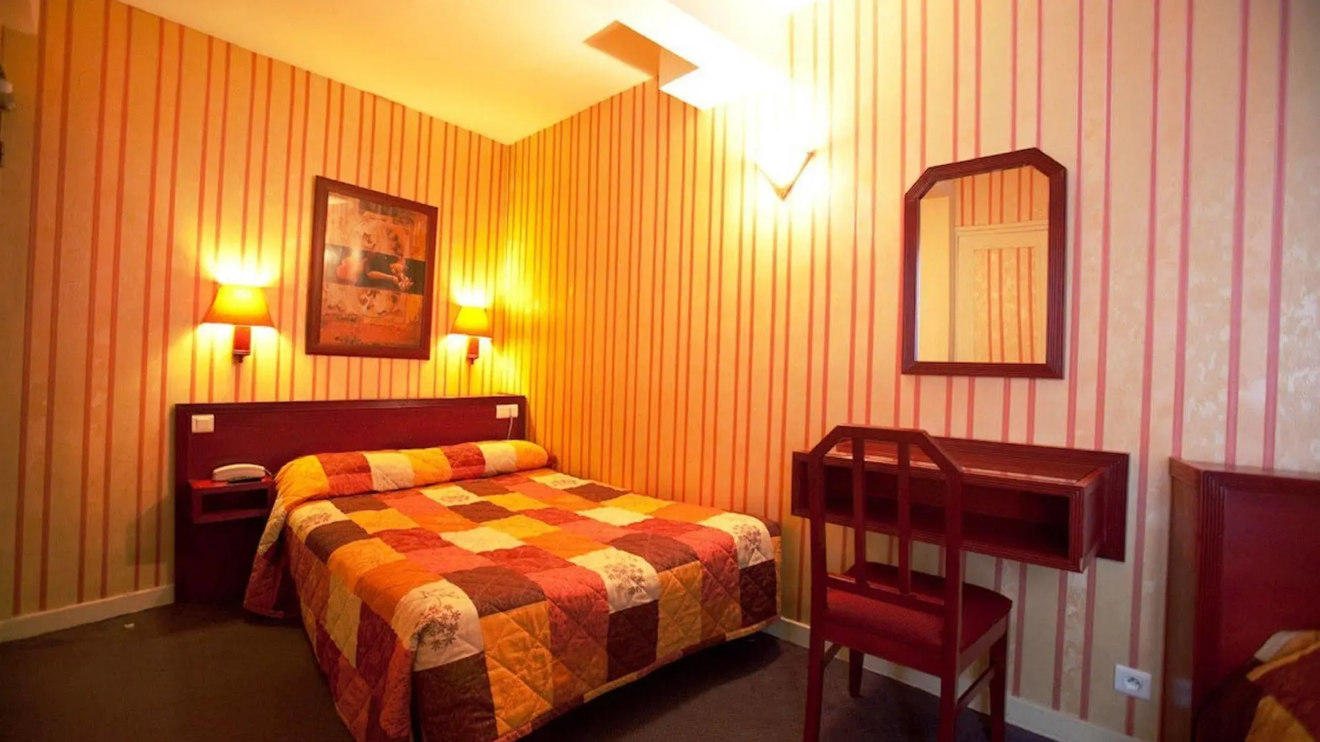 Maison Du Pre Hotel 2*